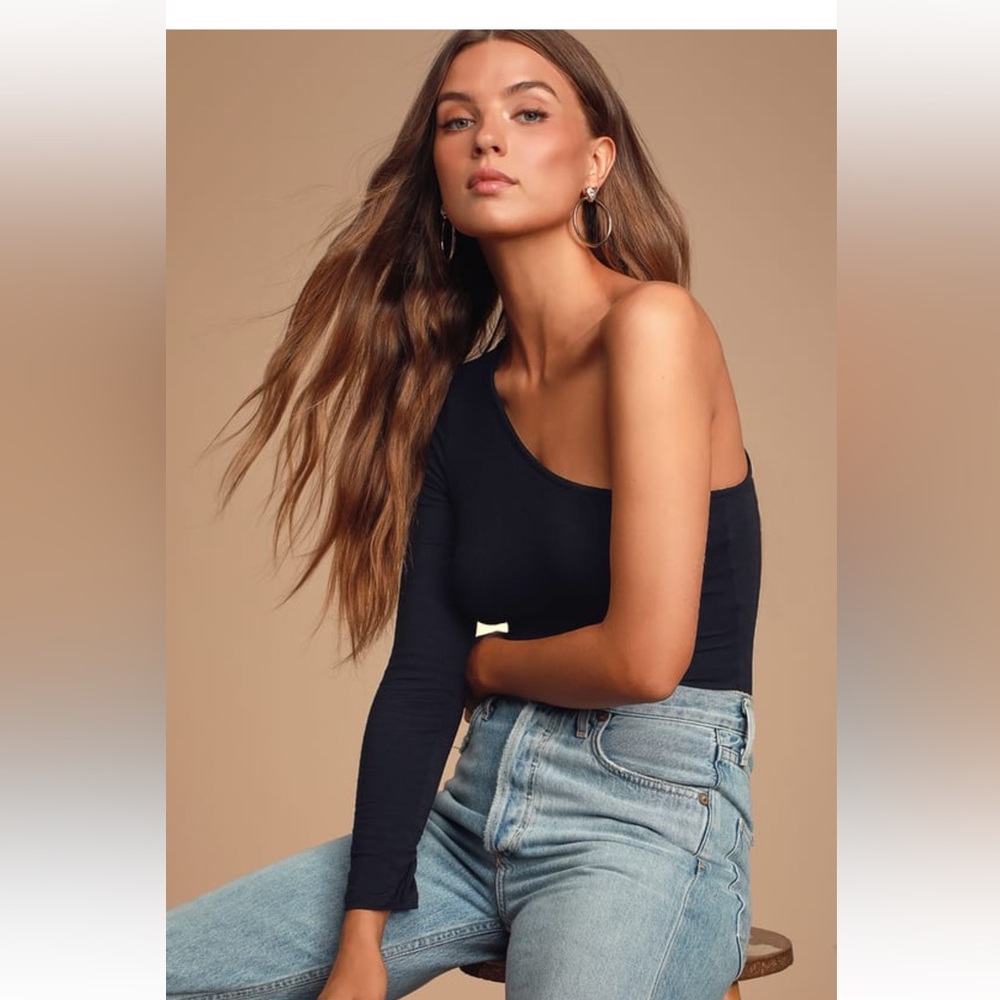 NWOT With It Black Long Sleeve One-Shoulder Top
